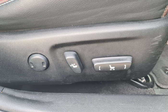 2016 Toyota Camry Atara SX