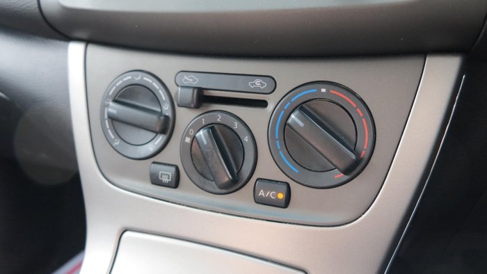 2014 Nissan Pulsar ST B17 Deep Sapphire