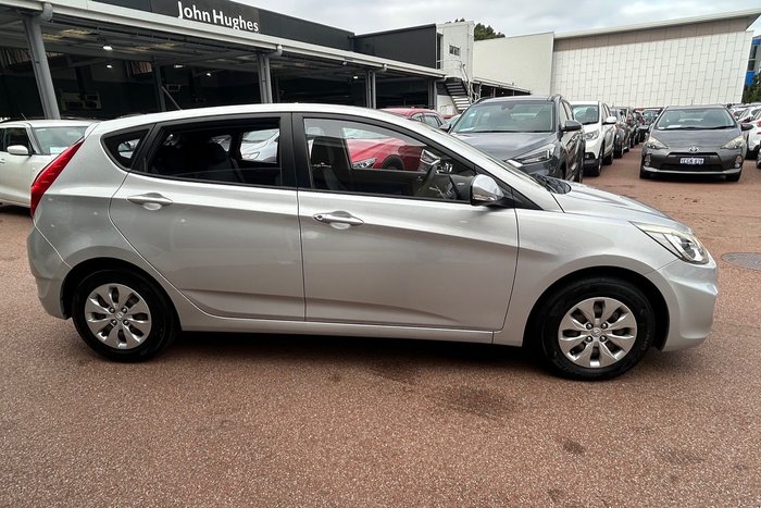 2016 Hyundai Accent Active