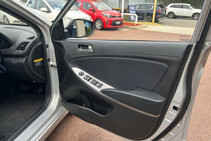 2016 Hyundai Accent Active