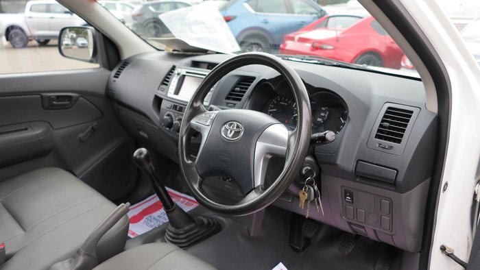 2015 Toyota Hilux Workmate TGN16R MY14 4x2 Glacier White