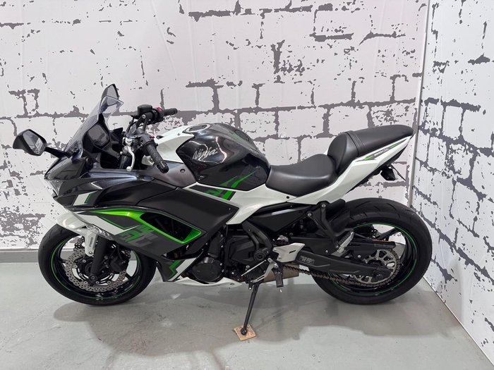 2022 Kawasaki Ninja 650L (LAMS) ABS Ninja White