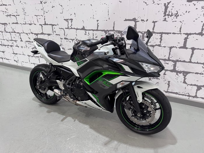 2022 Kawasaki Ninja 650L (LAMS) ABS Ninja White
