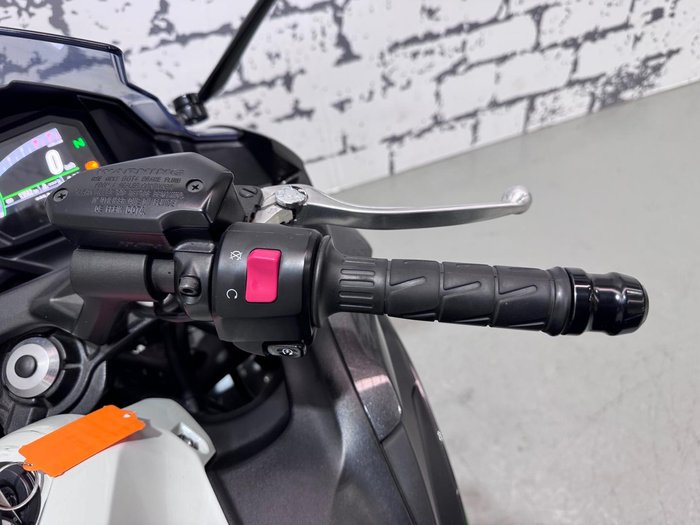 2022 Kawasaki Ninja 650L (LAMS) ABS Ninja White