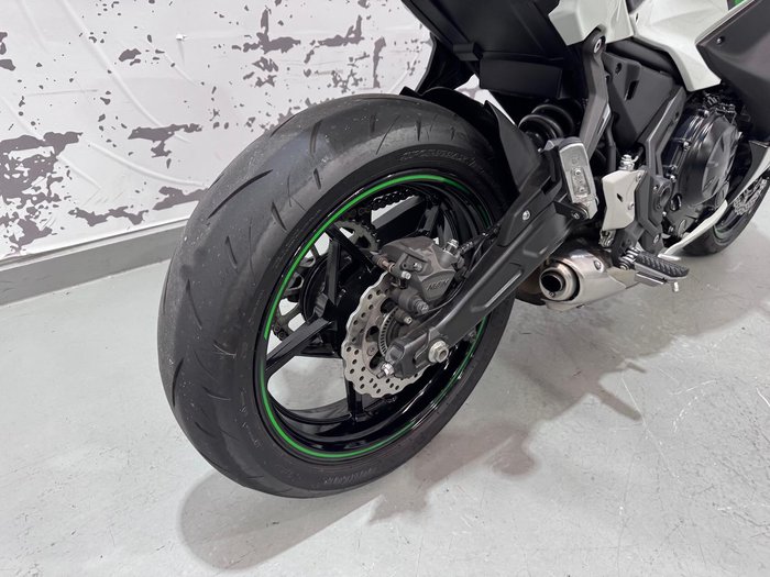 2022 Kawasaki Ninja 650L (LAMS) ABS Ninja White