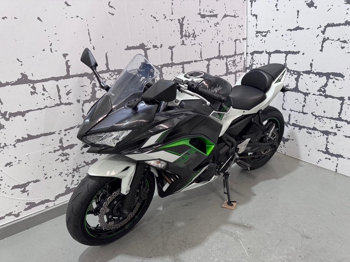 2022 Kawasaki Ninja 650L (LAMS) ABS Ninja White