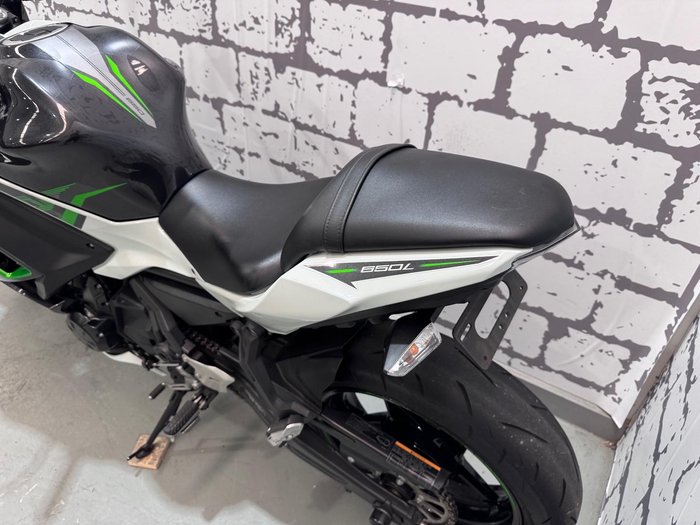 2022 Kawasaki Ninja 650L (LAMS) ABS Ninja White
