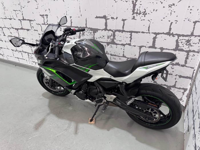 2022 Kawasaki Ninja 650L (LAMS) ABS Ninja White