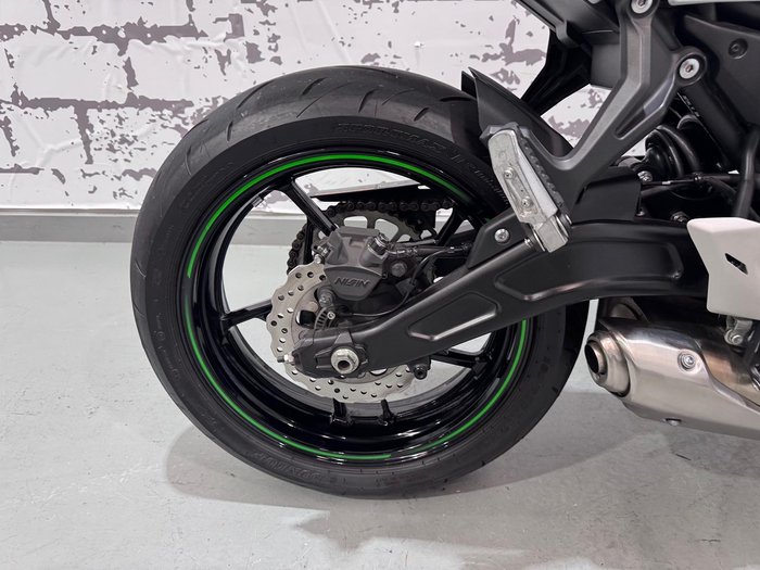 2022 Kawasaki Ninja 650L (LAMS) ABS Ninja White