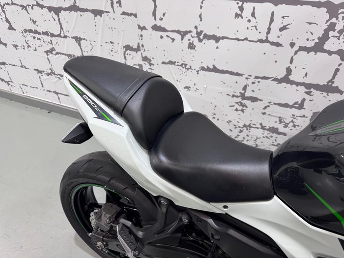 2022 Kawasaki Ninja 650L (LAMS) ABS Ninja White