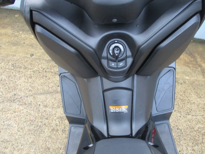 2023 YAMAHA XMAX 300 (CZD300A) GREEN