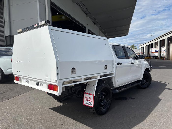 2022 Toyota Hilux SR