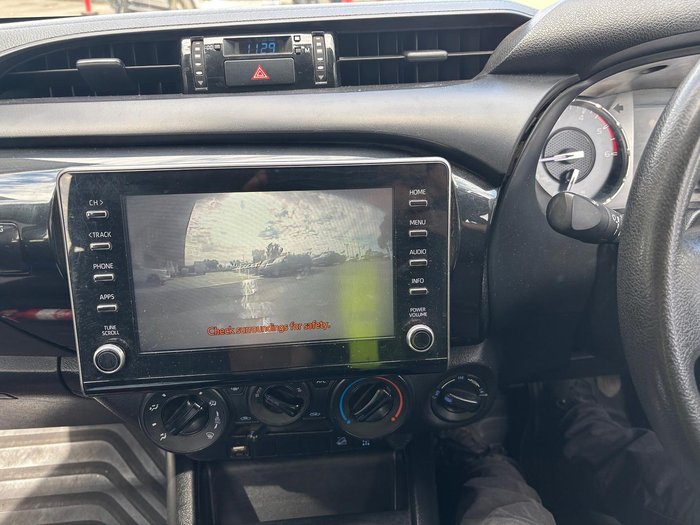 2022 Toyota Hilux SR