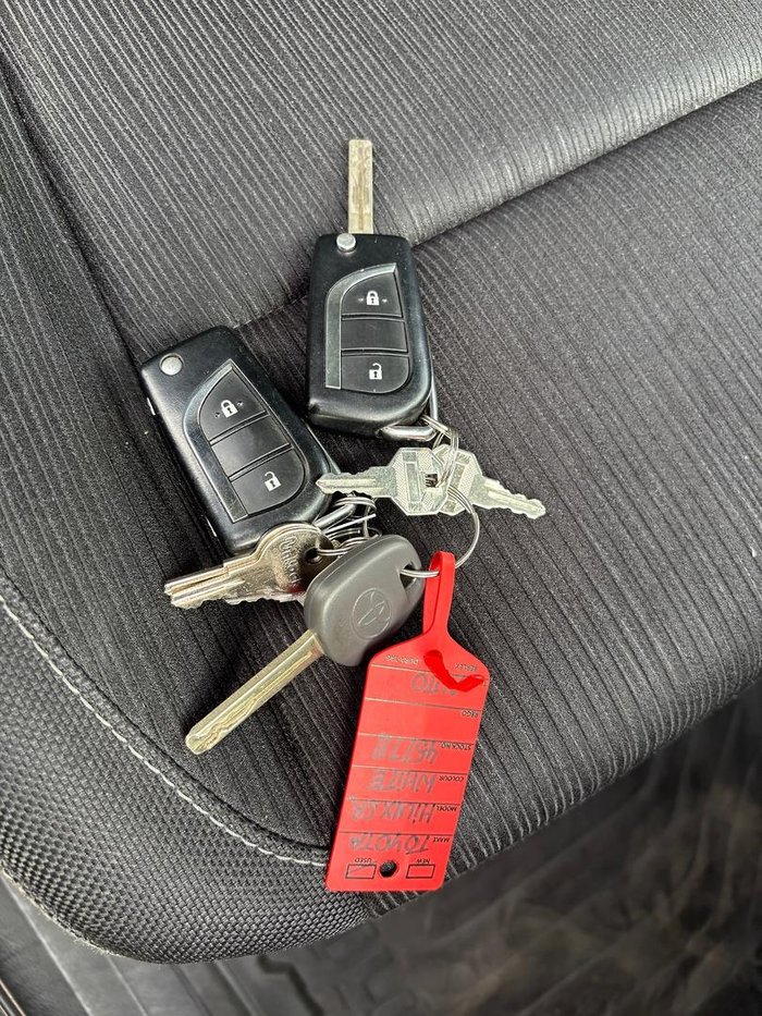 2022 Toyota Hilux SR