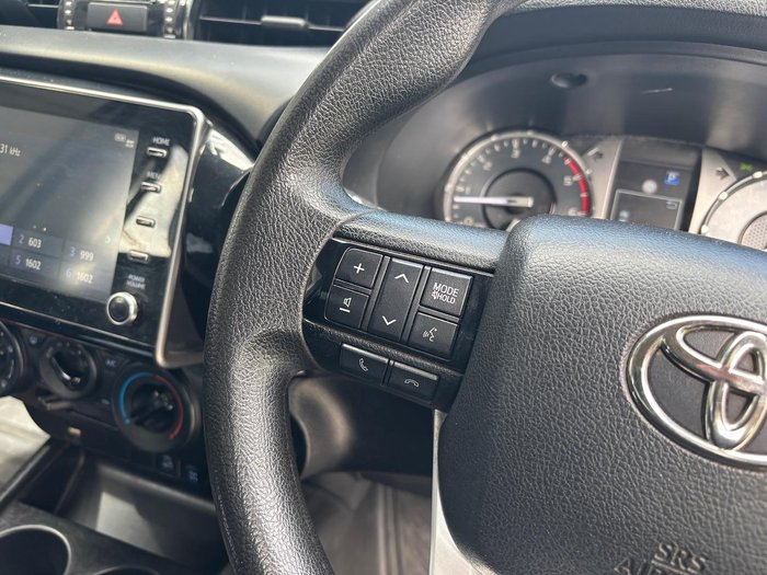 2022 Toyota Hilux SR