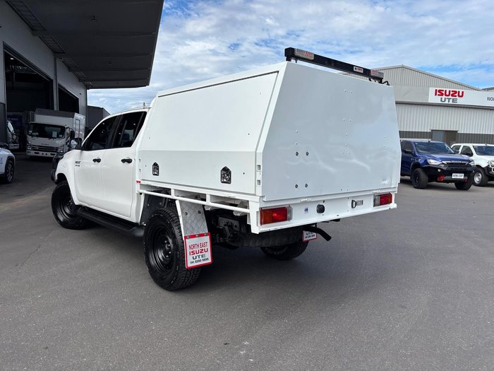 2022 Toyota Hilux SR