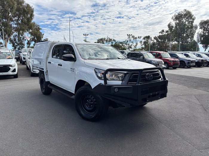 2022 Toyota Hilux SR