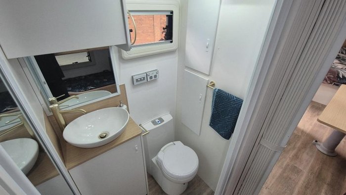 2024 Retreat Daydream 219Bse