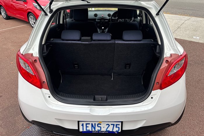 2014 Mazda 2 Neo Sport