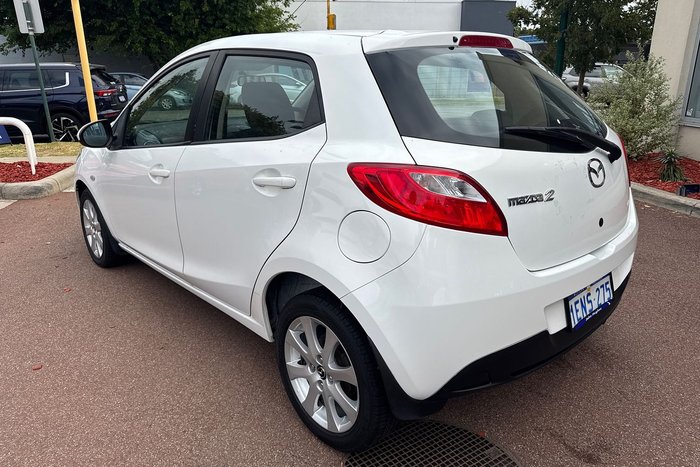 2014 Mazda 2 Neo Sport