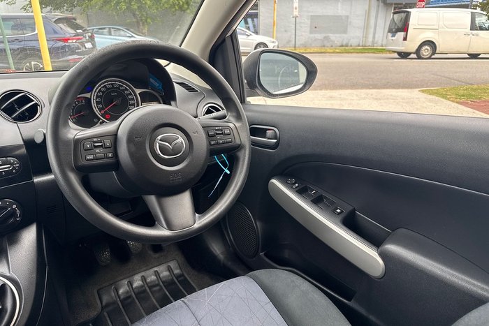 2014 Mazda 2 Neo Sport