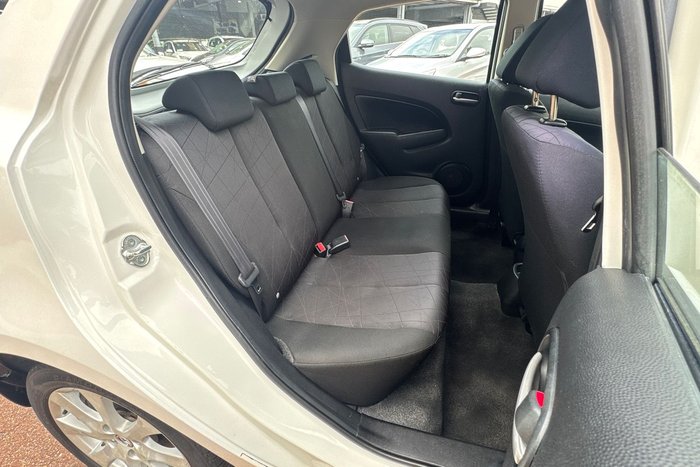 2014 Mazda 2 Neo Sport