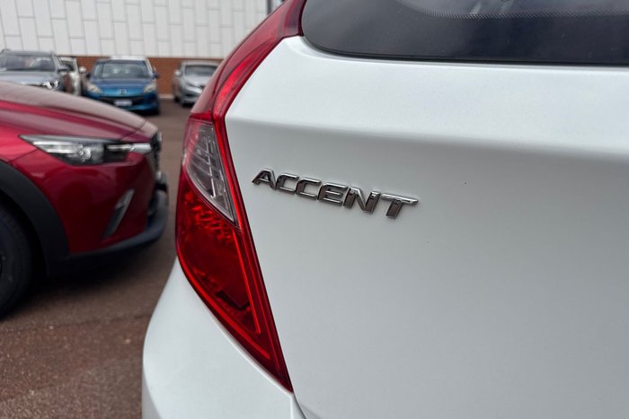 2015 Hyundai Accent Active