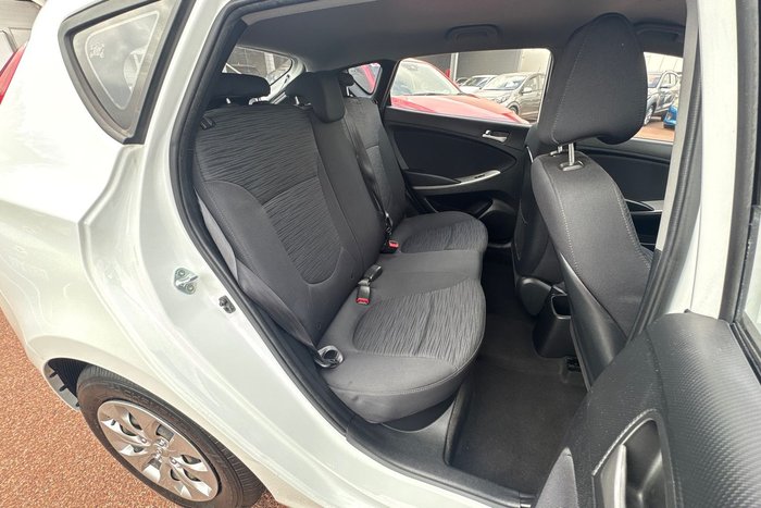 2015 Hyundai Accent Active