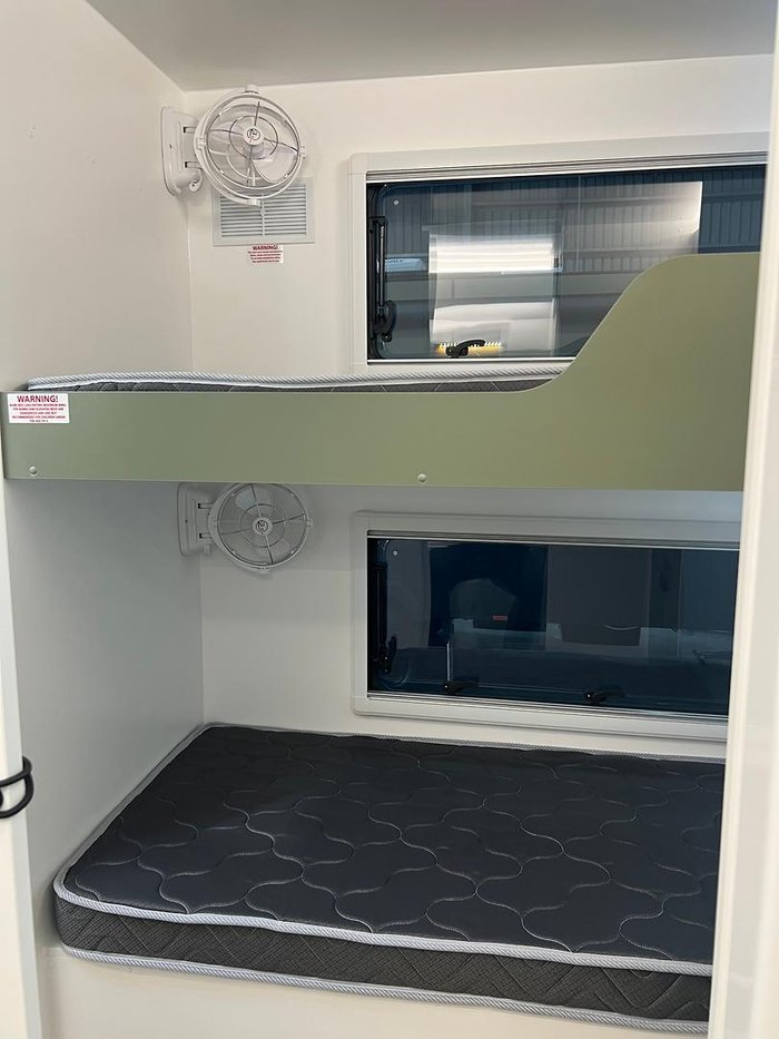 2026 Traveller Track 20' Bunks