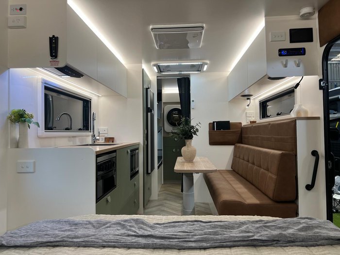 2026 Traveller Track 20' Bunks