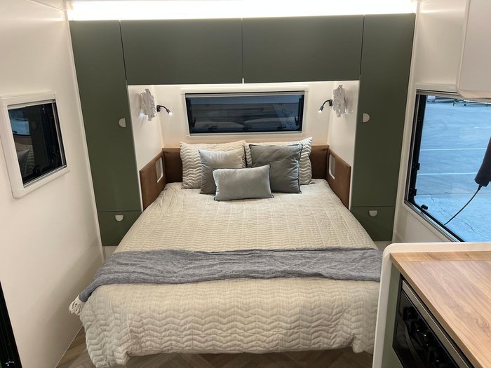 2026 Traveller Track 20' Bunks