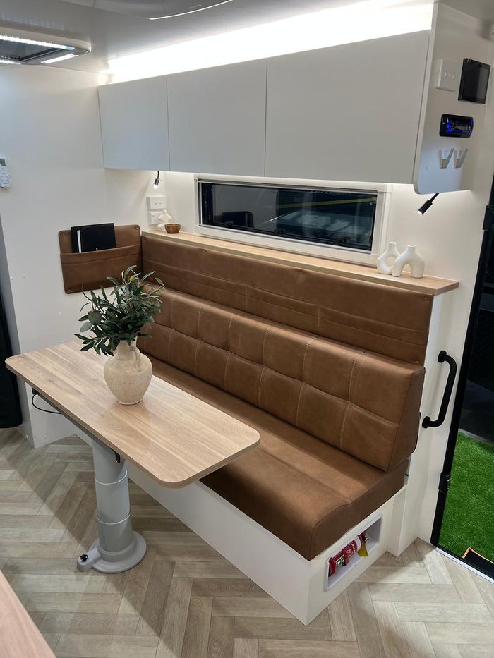 2026 Traveller Track 20' Bunks