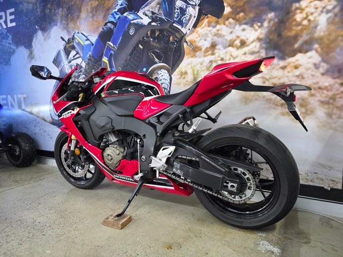 2017 Honda CBR1000RR (FIREBLADE) SP ABS RED