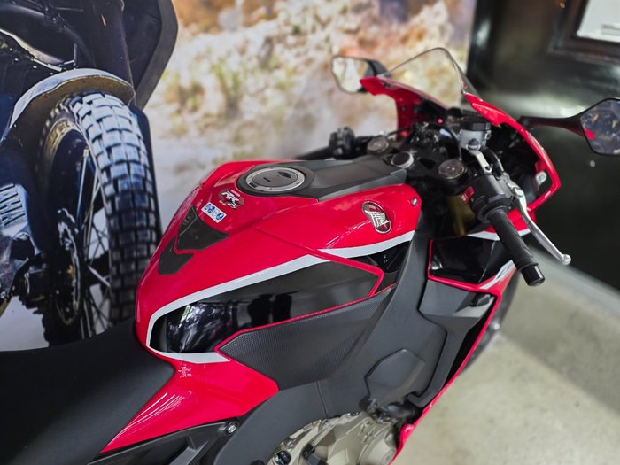 2017 Honda CBR1000RR (FIREBLADE) SP ABS RED