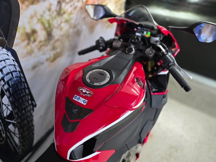 2017 Honda CBR1000RR (FIREBLADE) SP ABS RED
