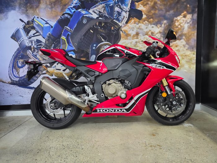 2017 Honda CBR1000RR (FIREBLADE) SP ABS RED