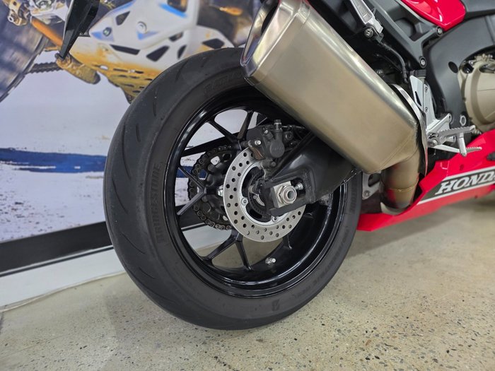 2017 Honda CBR1000RR (FIREBLADE) SP ABS RED