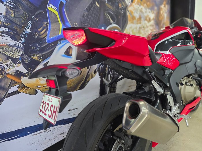 2017 Honda CBR1000RR (FIREBLADE) SP ABS RED