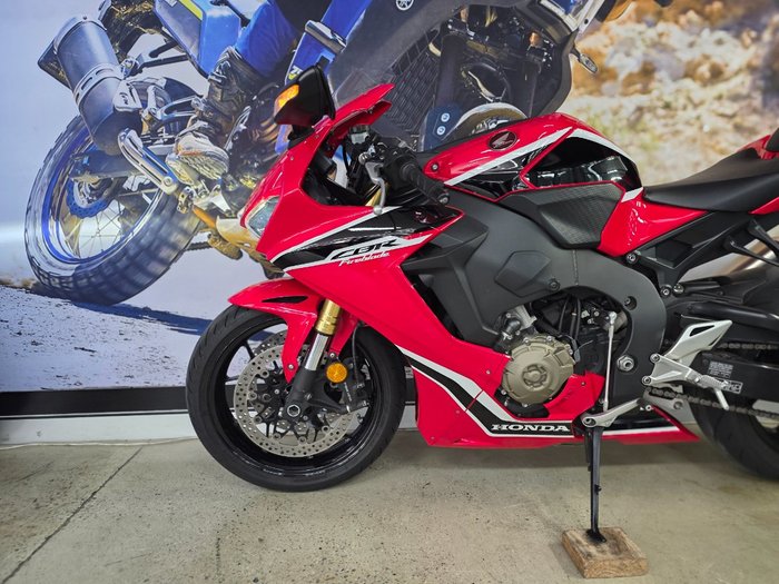 2017 Honda CBR1000RR (FIREBLADE) SP ABS RED