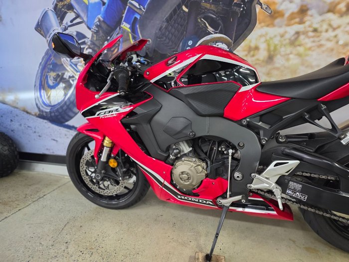 2017 Honda CBR1000RR (FIREBLADE) SP ABS RED