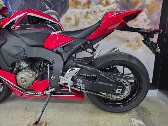 2017 Honda CBR1000RR (FIREBLADE) SP ABS RED