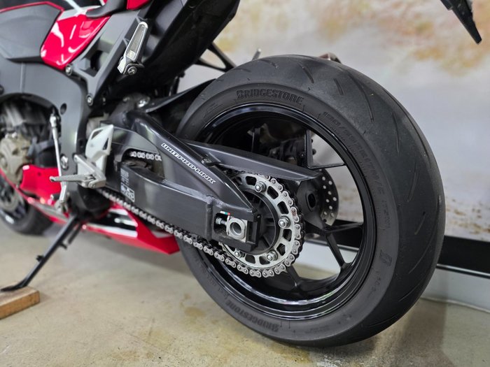 2017 Honda CBR1000RR (FIREBLADE) SP ABS RED