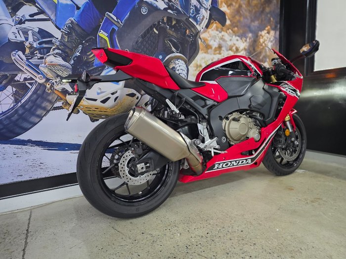 2017 Honda CBR1000RR (FIREBLADE) SP ABS RED