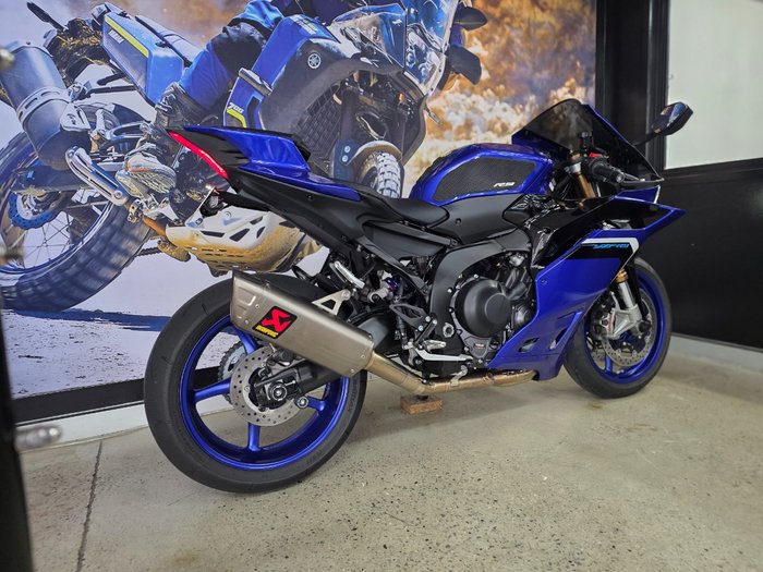2025 Yamaha YZF-R9 BLUE