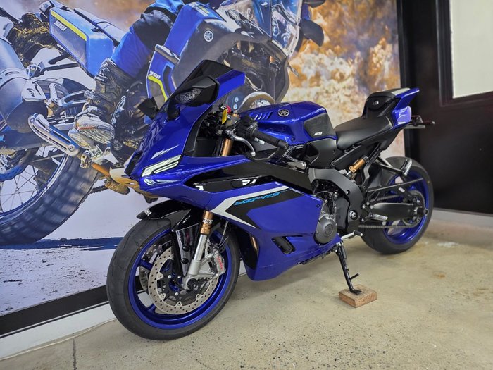 2025 Yamaha YZF-R9 BLUE
