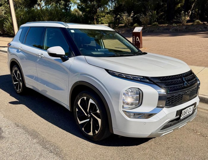 2021 Mitsubishi Outlander Exceed