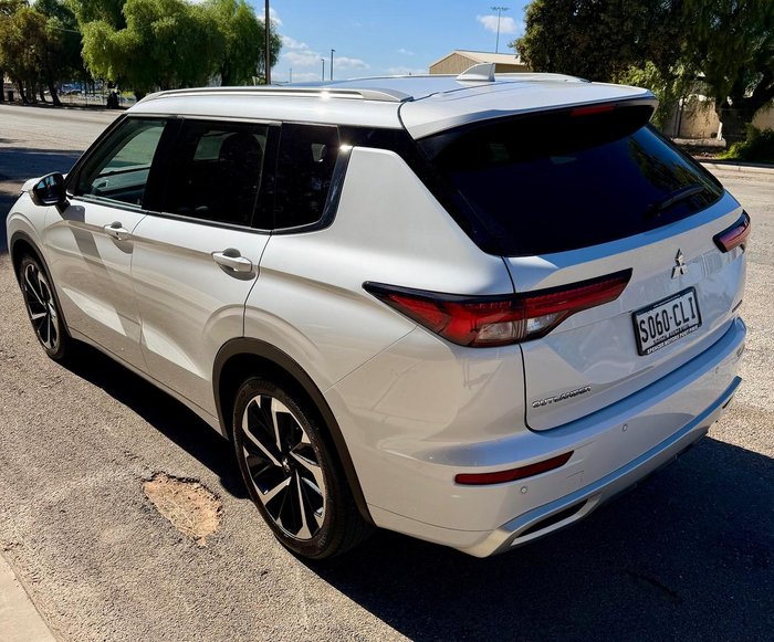 2021 Mitsubishi Outlander Exceed