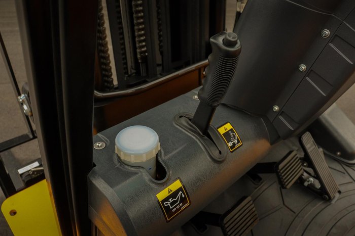 2026 Hyundai 25Le7u Yellow