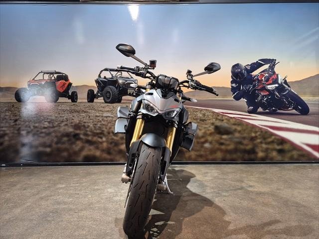 2025 Ducati Streetfighter V4 S