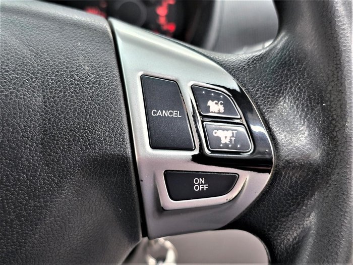 2012 Mitsubishi Triton GLX MN MY12 4X4 Dual Range White